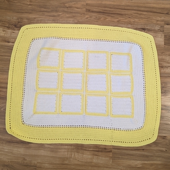 HANDMADE hand knit crochet blanket 42”x30” - Picture 2 of 7